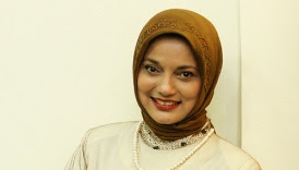 marissa haque in brown yogyakarta jilbab, 2010