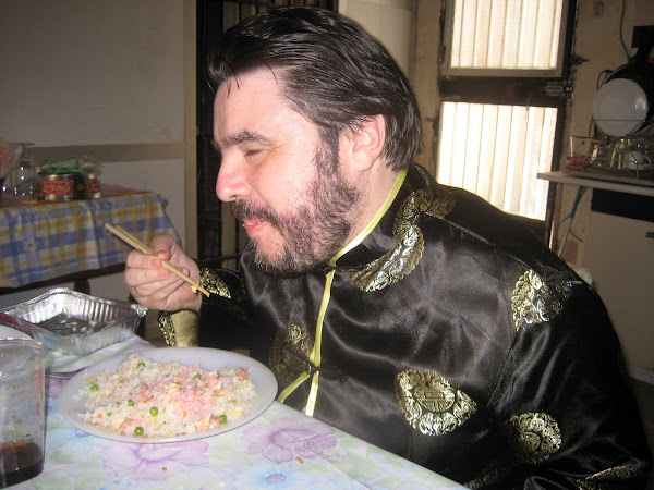 Saboreando el arroz a las tres delicias...