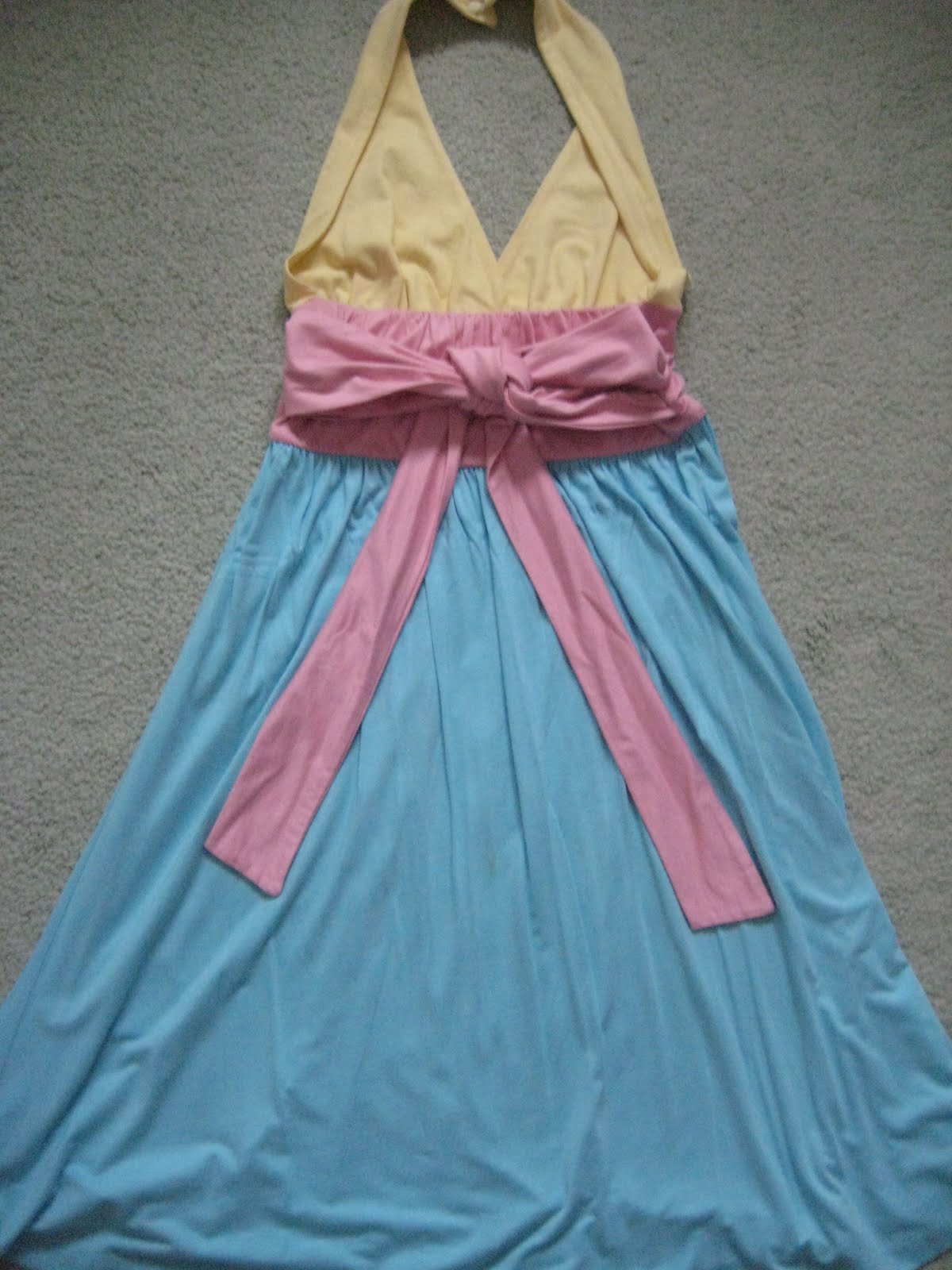 No112 Marilyn Monroe Elbisesi Bebek MaviPembe ve Sarı Tonlarında