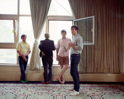 [grizzly_bear_ballroom[1].jpg]