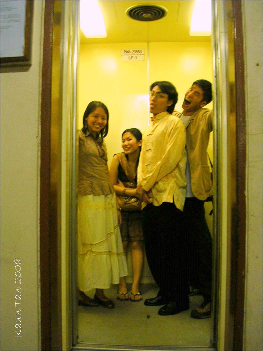 [kaun's+-+lift.JPG]
