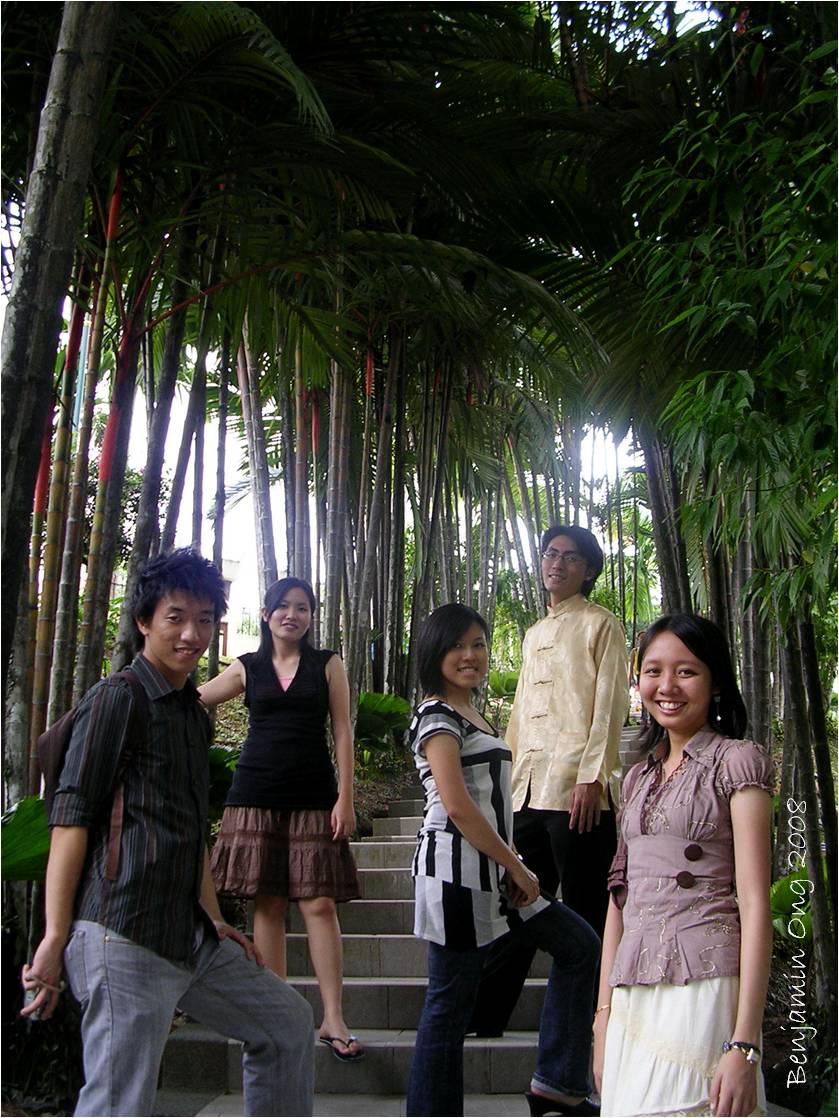 [tugu+-+group.jpg]