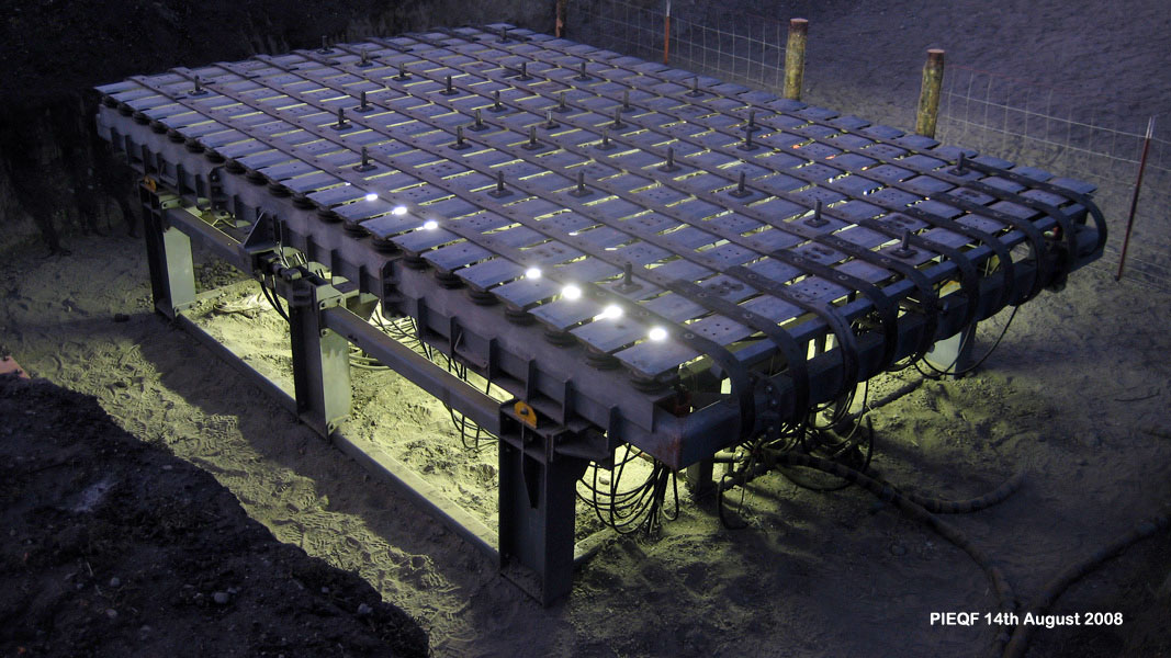 [03_pieqf_140808.jpg]