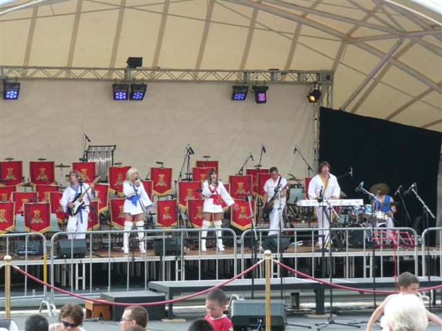[P1110537+(Small).JPG]