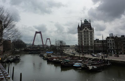 Muelle de Oudehaven y la Casa Blanca de Rotterdam Muelle de Oudehaven y la Casa Blanca de Rotterdam