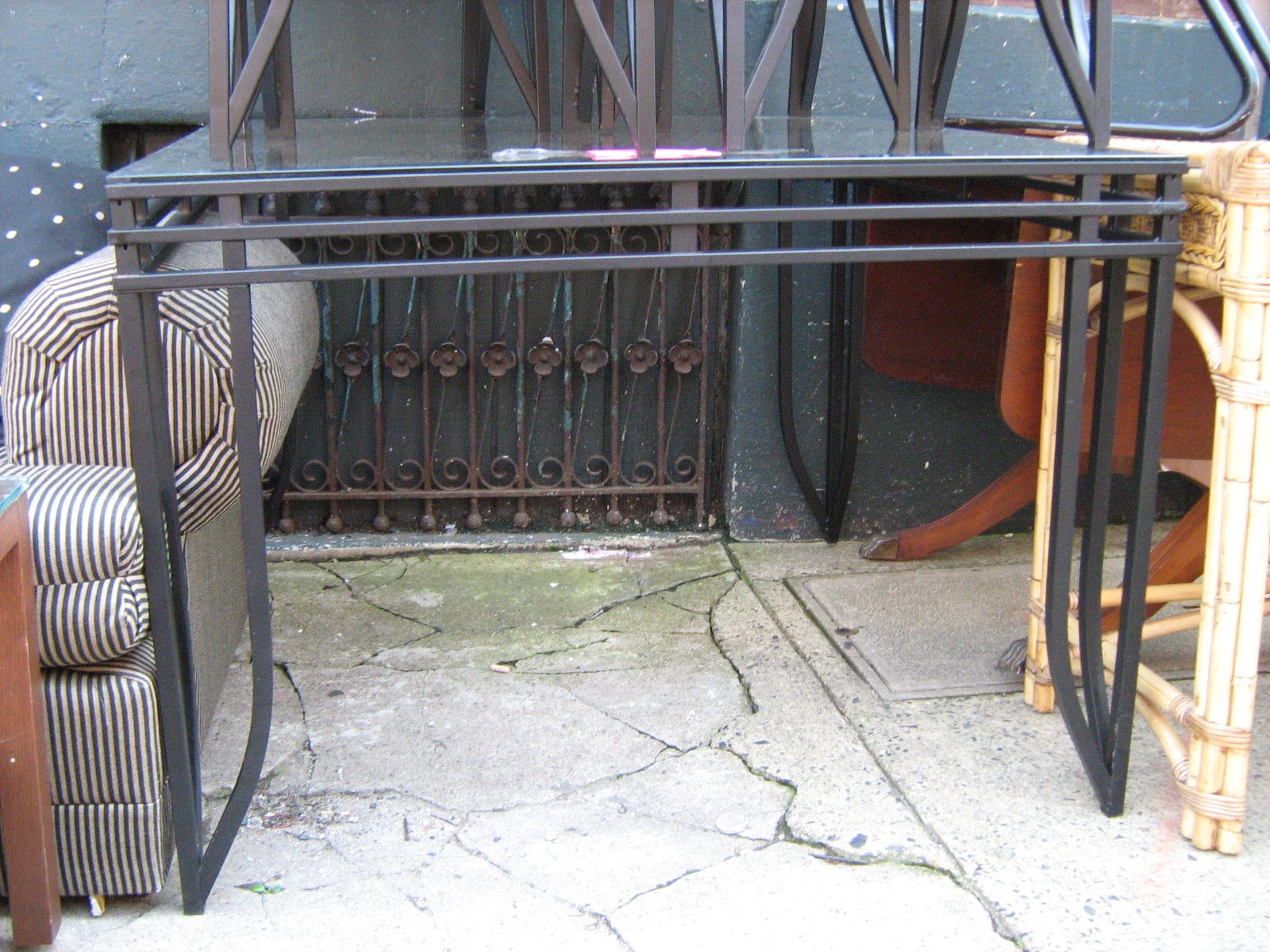 [DiningSetCool3.JPG]