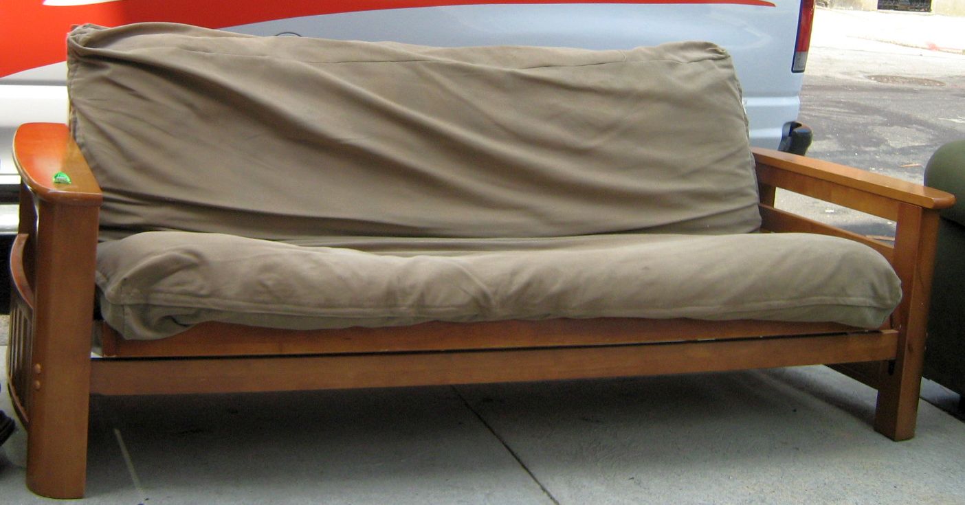 [futon.JPG]