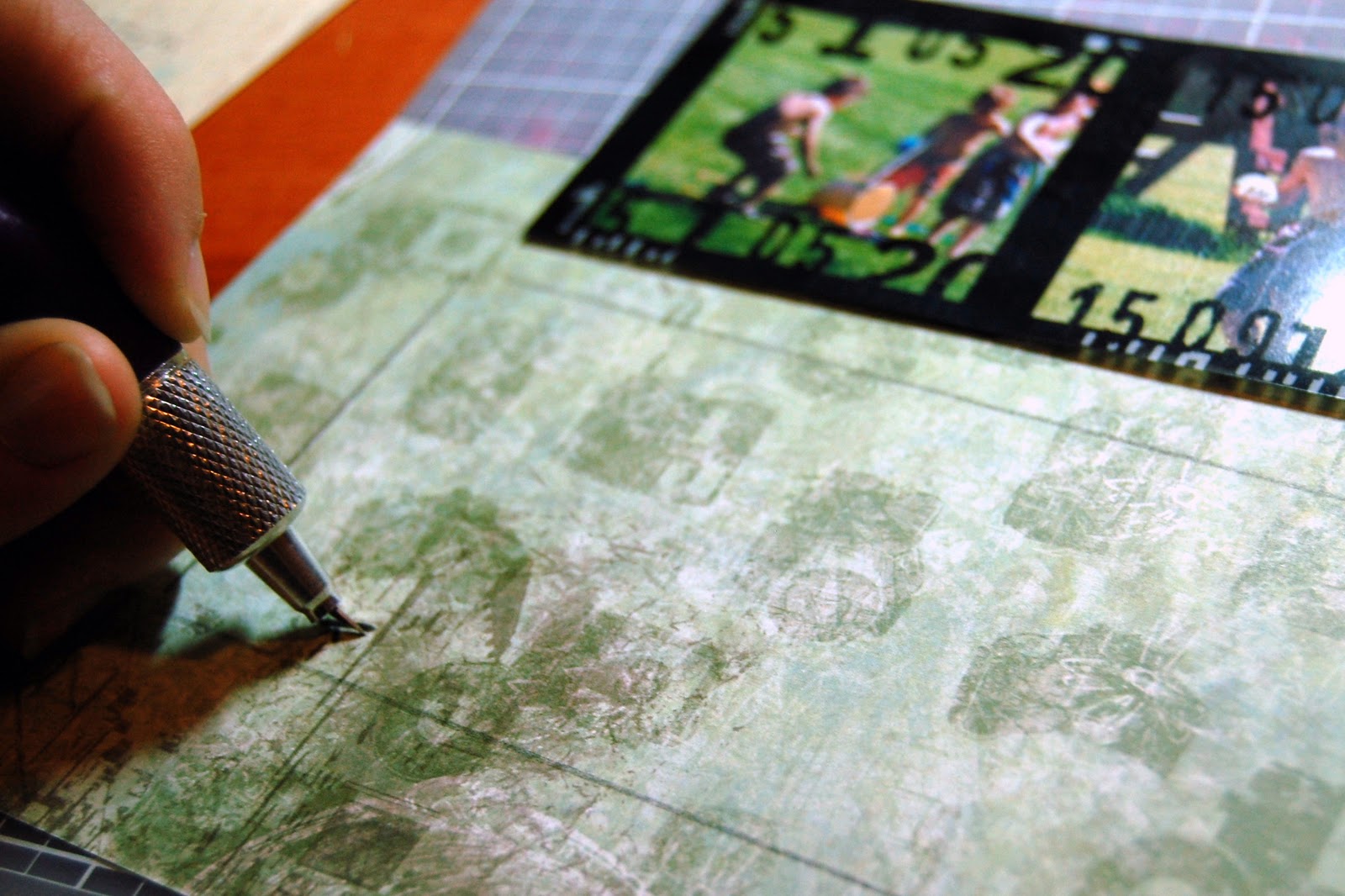 Ideas for Scrapbookers Create Your Own Rolled Paper Frame