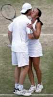 Jelena and Jamie congratulate each other on their win (8/7/07)