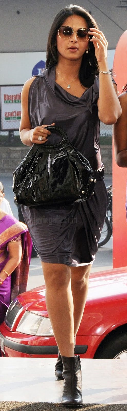 http://3.bp.blogspot.com/_kLvzpyZm7zM/S9a1WC-KkZI/AAAAAAAAKo0/9L8hT0IUhbw/s1600/Anushka-Shetty-Panchakshari-hot-Stills-Photos-06.jpg