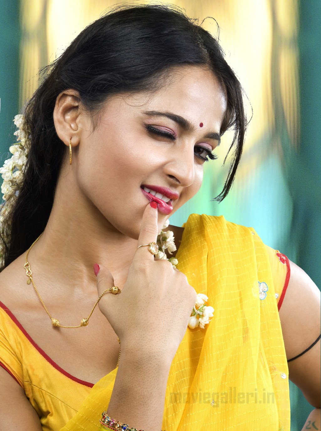 Anushka Hot Vedam Telugu Movie Wallpapers, Vedam movie Wallpapers | New