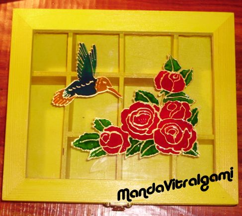 [CaixaVitral1BeijaflorRosa.jpg]