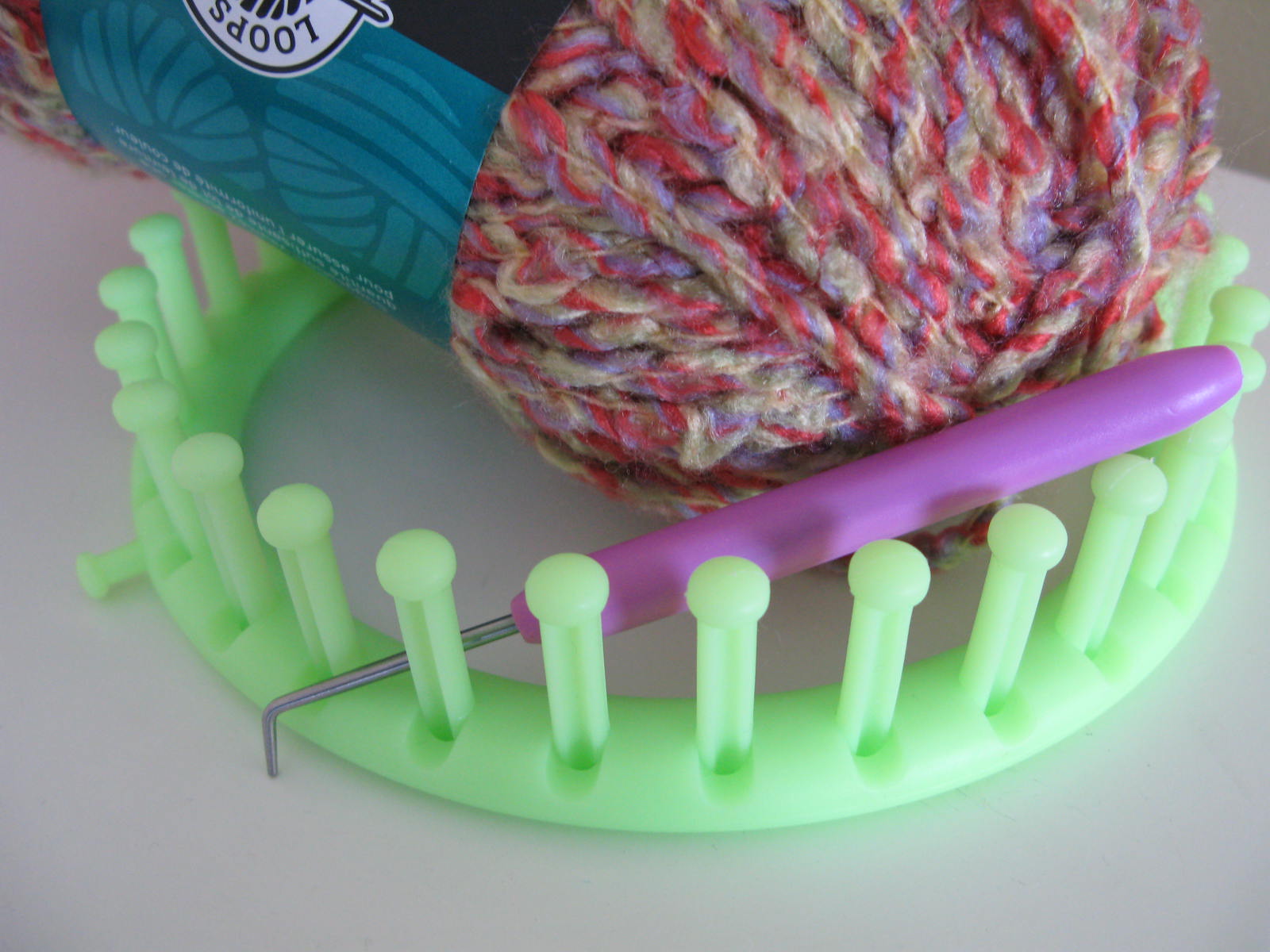 How To Use A Knitting Loom For Pom Poms at Vera Tighe blog