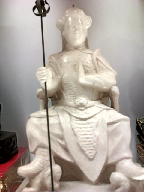 Lord Bo Tien's message is in his pose