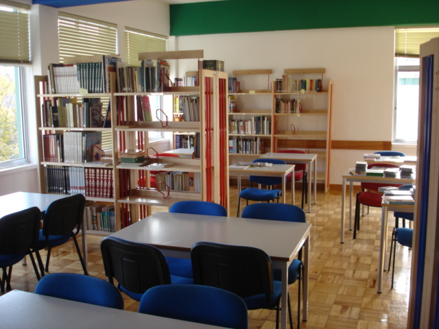 [Biblioteca+4.JPG]