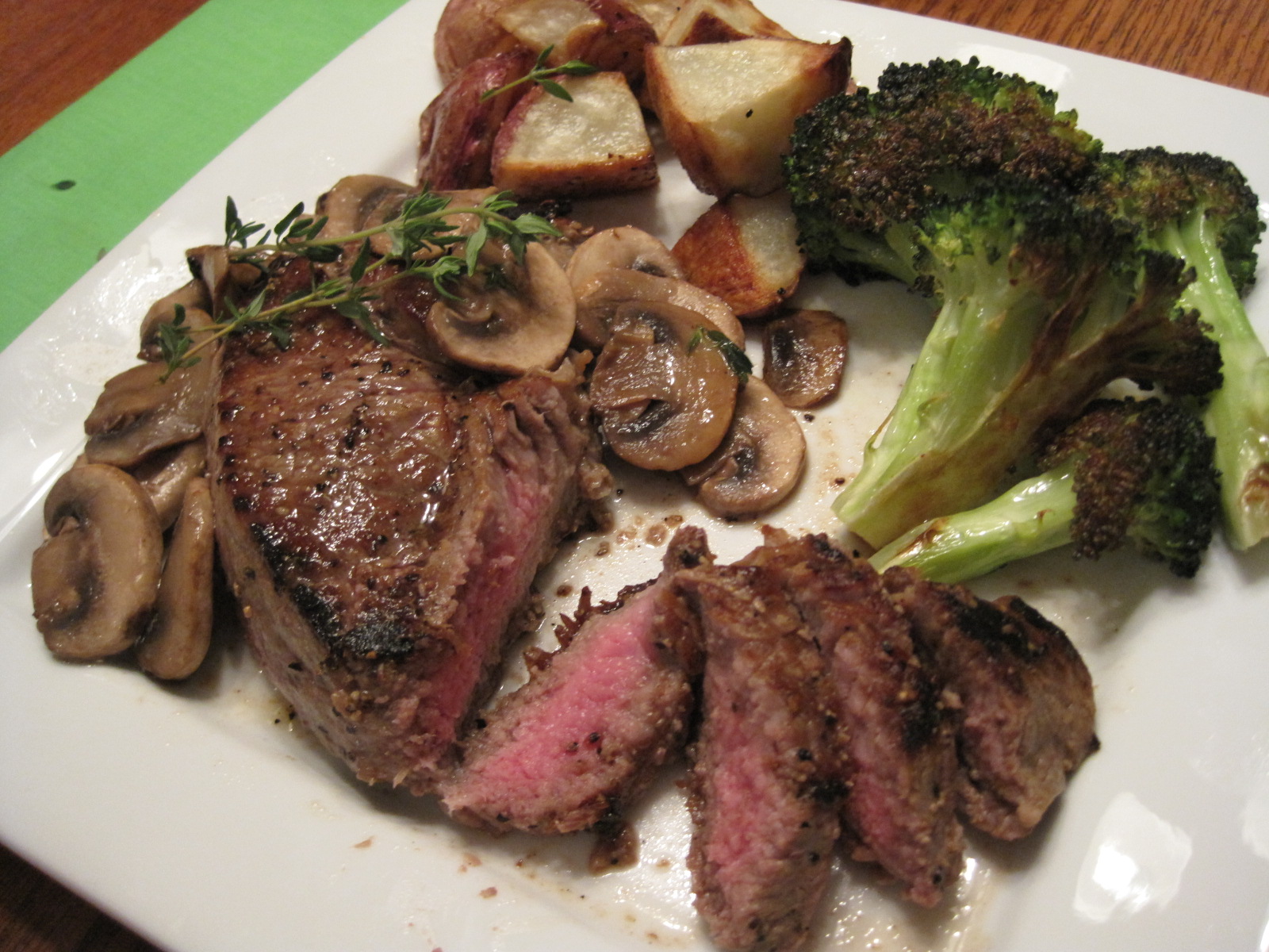 Lynda's Recipe Box Pan Fried Sirloin Steak with Mushrooms