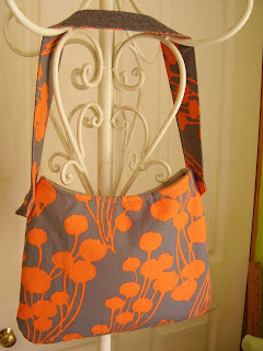 How To Sew An Easy Slouch Bag: Just One Pattern Piece! 