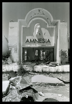 http://3.bp.blogspot.com/_kdF0EwTf3W0/Sk0nhFurbBI/AAAAAAAAACA/3Ev99vun9Fc/s400/amnesia+ann%C3%A9e+2000.jpg