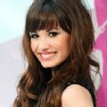 Demi. (la novia de Josh)