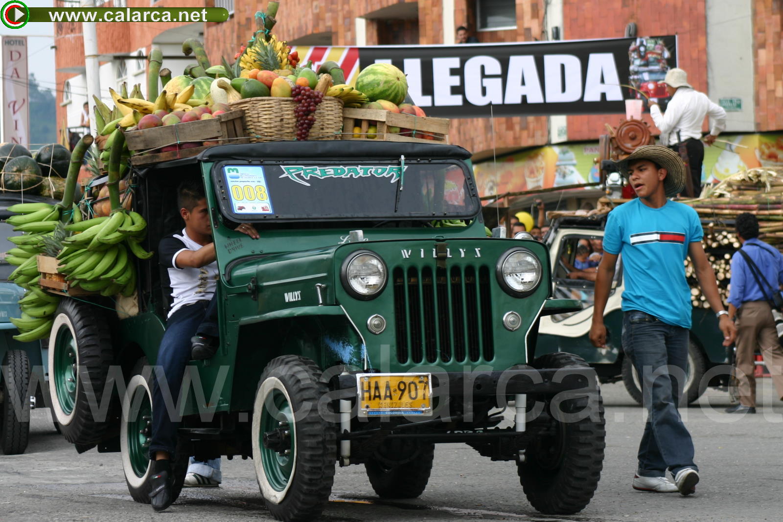 ACTUALIDAD CALARQUEÑA DESFILE DEL YIPAO XXVIII REINADO NACIONAL DEL CAFÉ