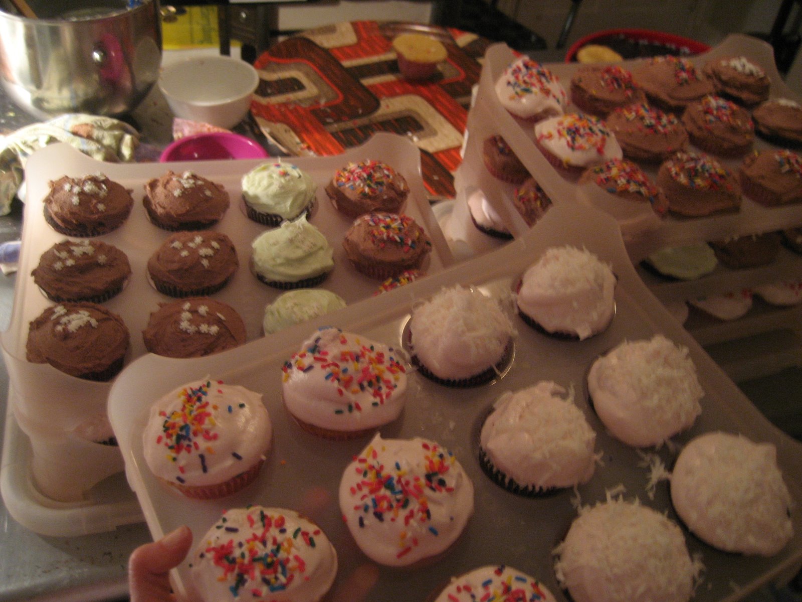 [cupcakes.JPG]