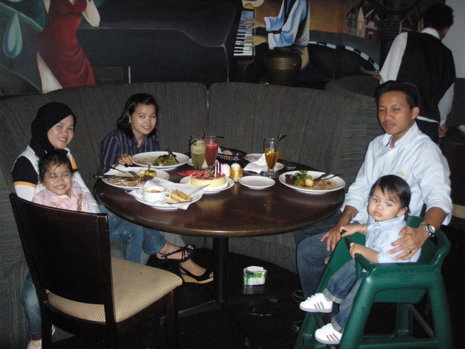 [PICS+RAMAI22.JPG]