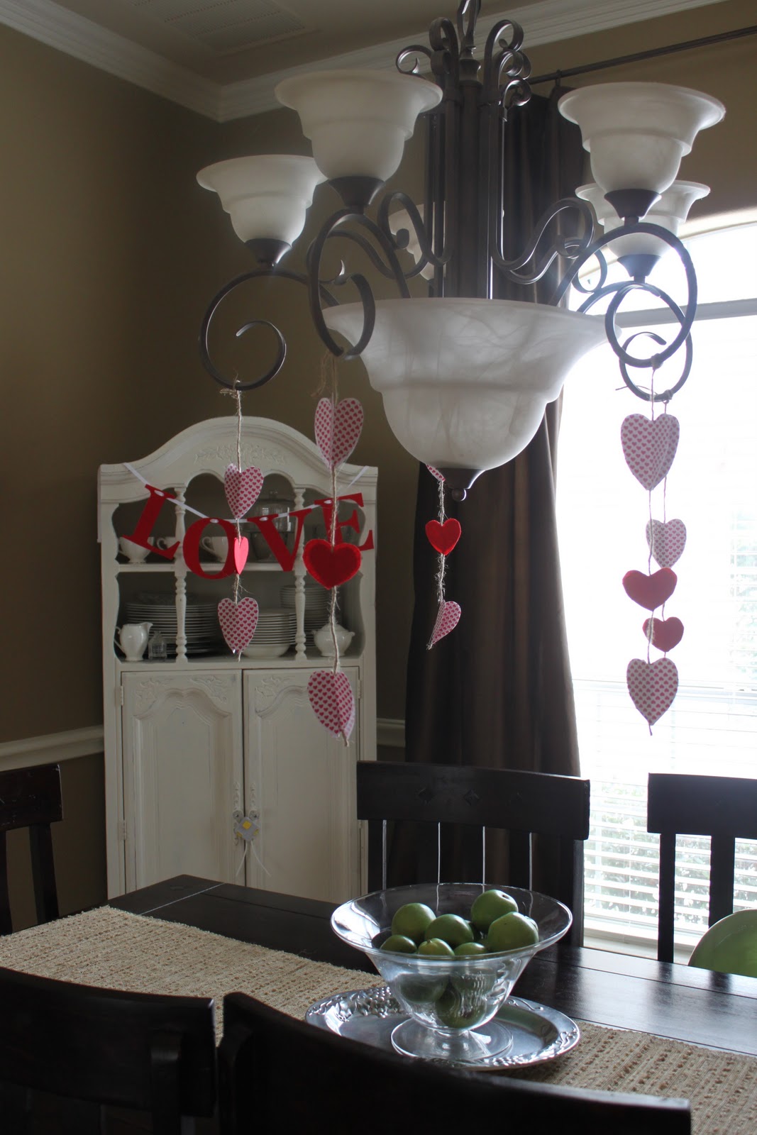 Crafty Texas Girls: I &quot;heart&quot; Valentine's Decor