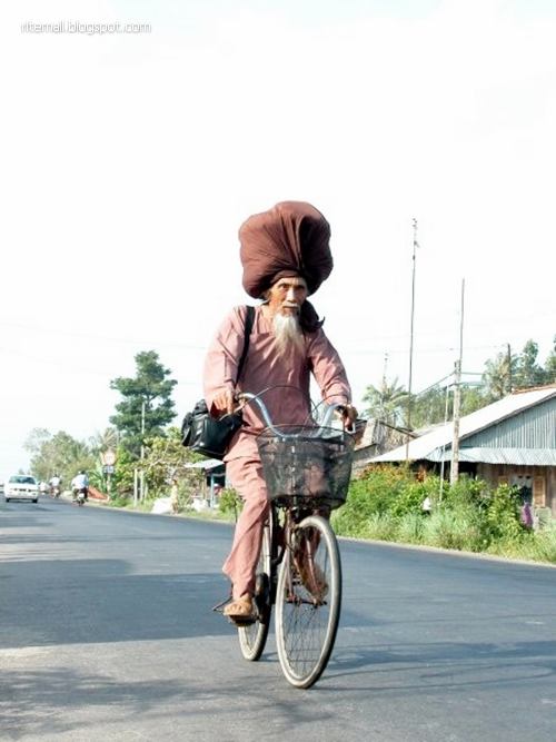 "The man with the Longest Hair in Vietnam - Amazing Photos... Amazing+Hairy+man+%287%29