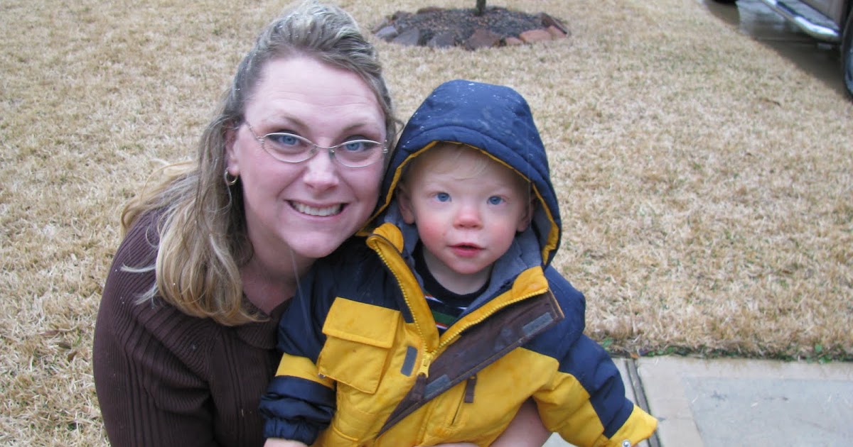 The Cargill Family Twins first snow fall