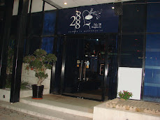 288 Melting pot br and restaurant at Heng Shang lu no. 10 / Wulumuqi lu , Shanghai