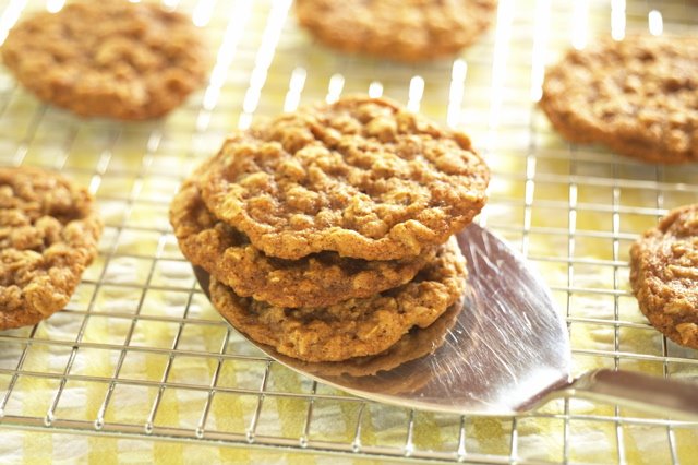 [peanut+butter+oatmeal_cookies.jpg]