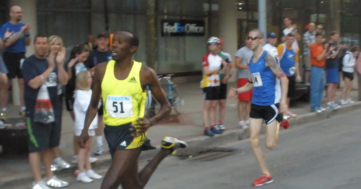 Iowa Momentum Magazine Drake Relays Opens With The Grand Blue Mile