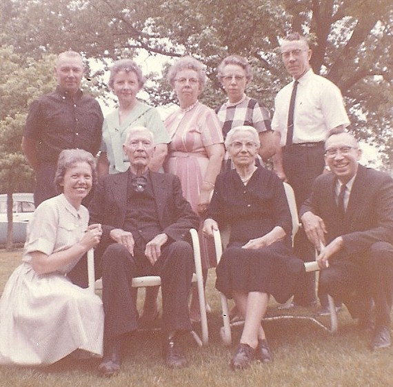 Volna's, nieces & nephews with his sister Susan & brother-in-law John Chapman.