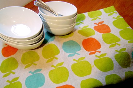 [applecloth.jpg]