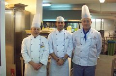 [Chefs+in+Kitchen.jpg]