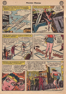Stuck Damsel Fan: Wonder Woman - Da Feet In Concrete