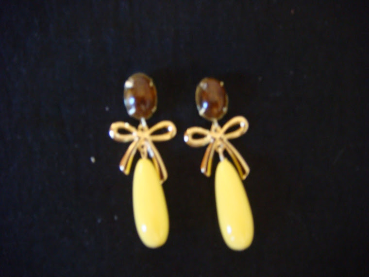 Brinco tartaruga com gota amarela