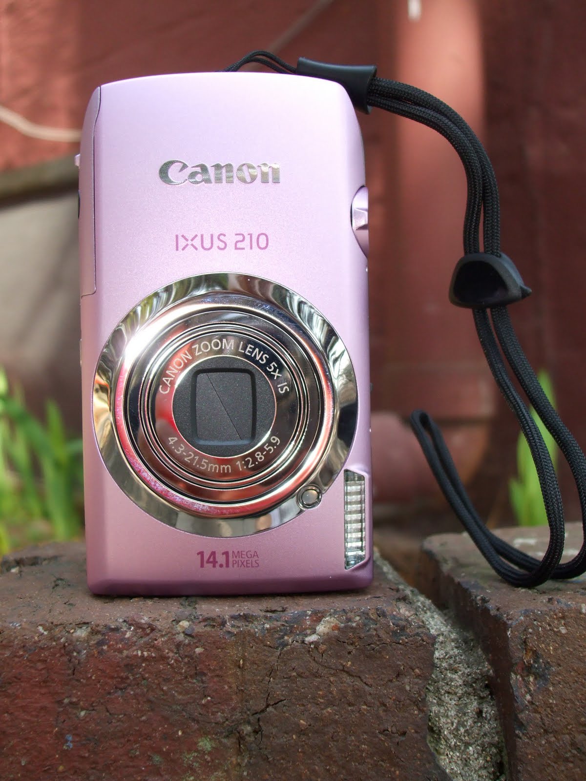 HOLT KOREA 김 창 희 LOVE IN ACTION NEW KOREAN CAMERA