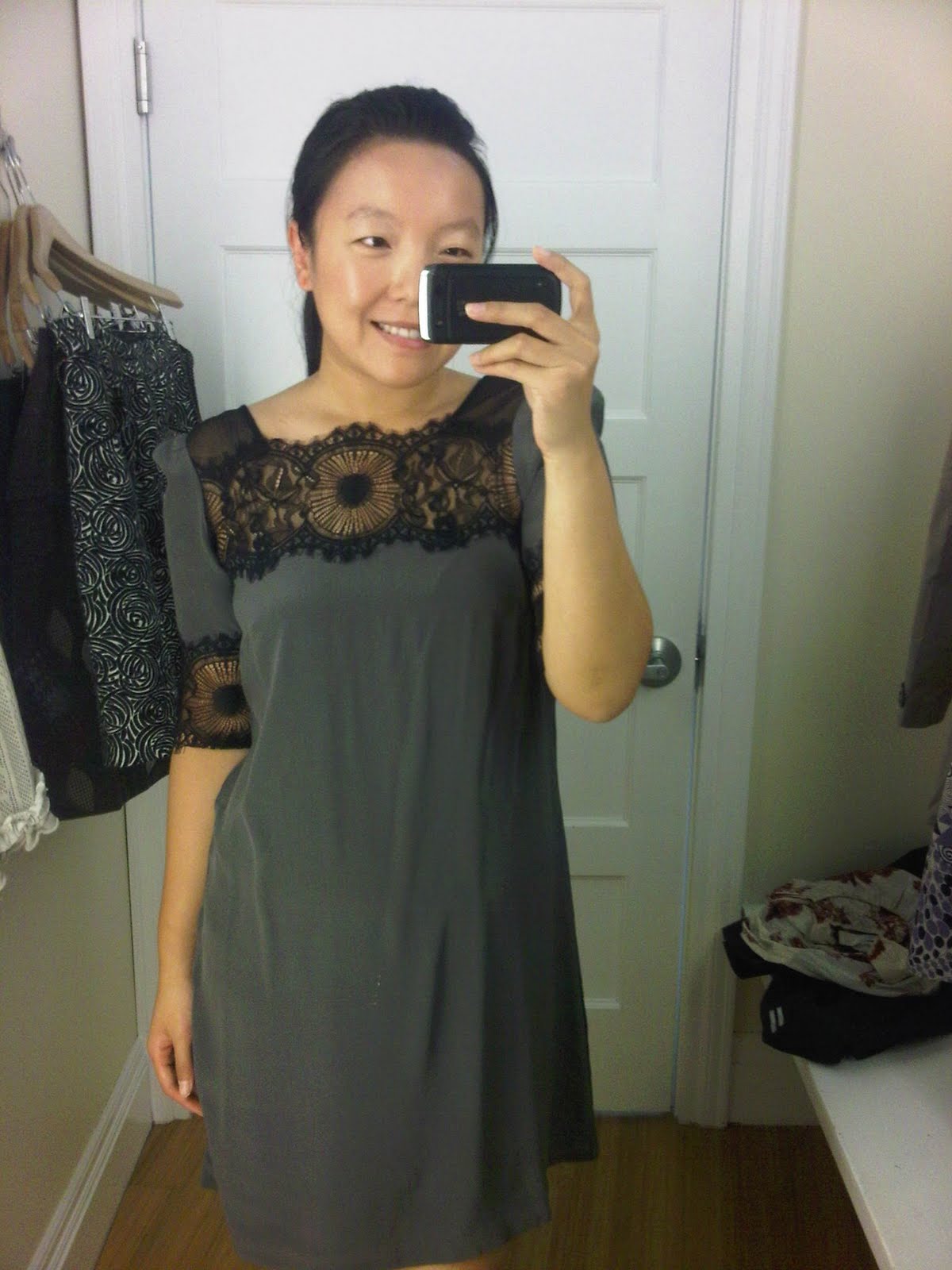 http://3.bp.blogspot.com/_lNXjQl6S2Zc/THP1EpbH2dI/AAAAAAAABN4/4Lk0ePsclyc/s1600/7.23.10_Discovered+Lace+Dress+1.JPG
