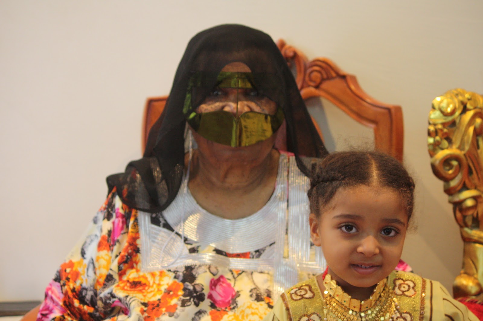 suhila bint ahmed: November 2010