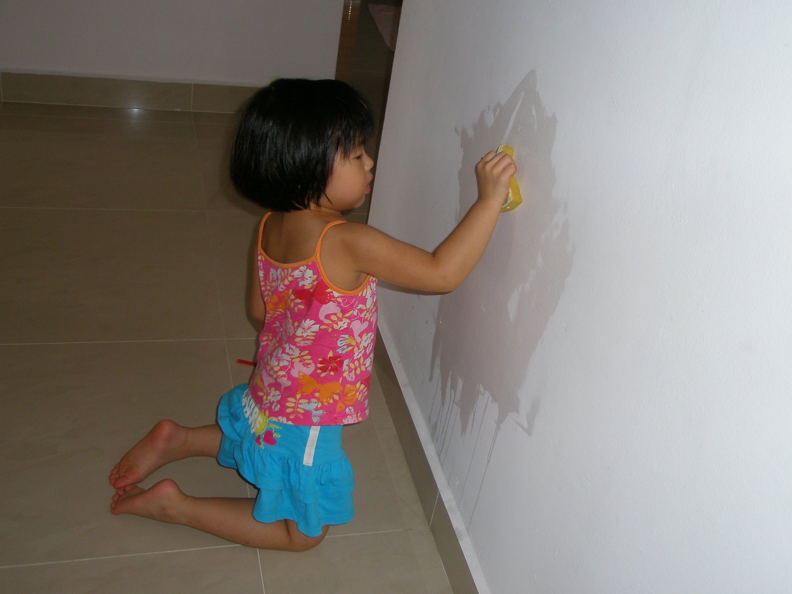 [BBC+walks+with+chair,+sher+punished+012.jpg]