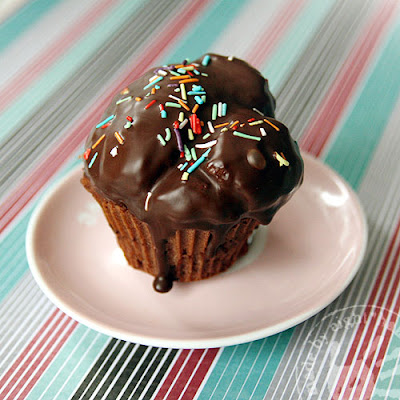 http://3.bp.blogspot.com/_lQjrF4noaho/SZbUjAIyGUI/AAAAAAAAE0k/PVULahusA84/s400/,mufinki+czekoladowe.jpg