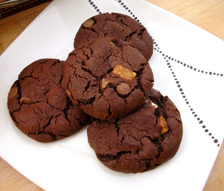 Chocolate Chip Cookies with Fudge Tinned Tomatoes