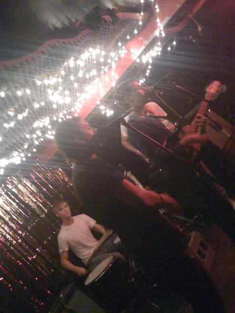 [women_at_the_cake_shop.jpg]