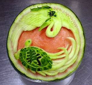 Arti i kuzhines ......Fruta & Perime & Amelsina - Faqe 3 ART%252520CHINESE%252520WATERMELON%252520CARVING%252520%2528Use%252520OP%2529%2529%252520wm30%255B1%255D