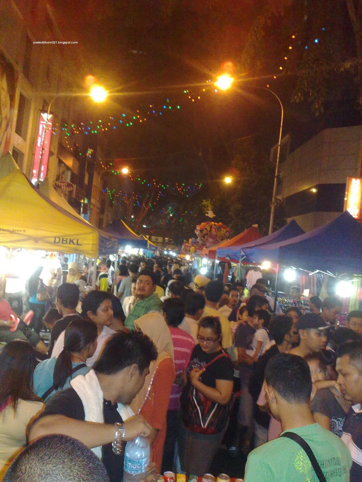 Suasana Bazar Raya Jalan TAR / Masjid India di Malam Raya 10.9.2010