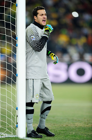 http://3.bp.blogspot.com/_laeXNI_kGR4/TCS4sKkwVvI/AAAAAAAABqI/TatgD8jwBa0/s1600/Brazil-julio-cesar-world-cup.jpg