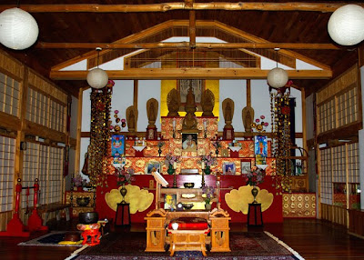 Inside the Grafton Peace Pagoda temple