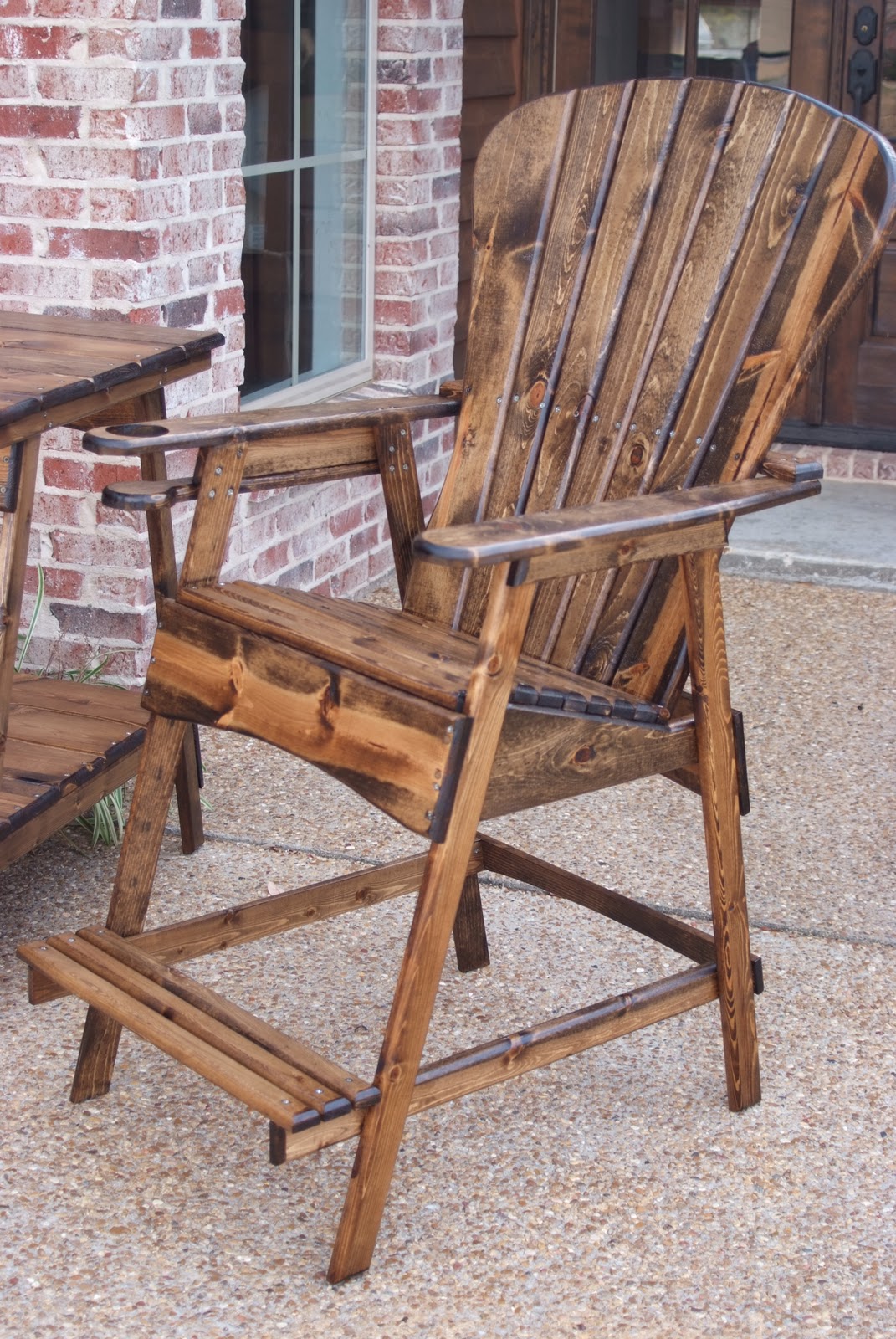 Kiwi Wood Werks & Designs & Designs outdoor chairs table