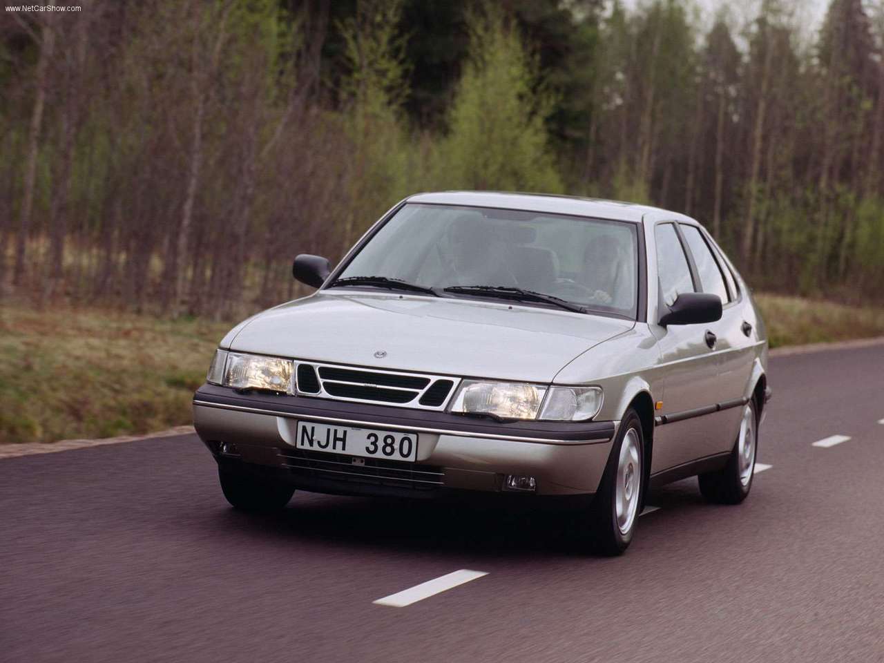 [Saab-900_1997_1280x960_wallpaper_06.jpg]